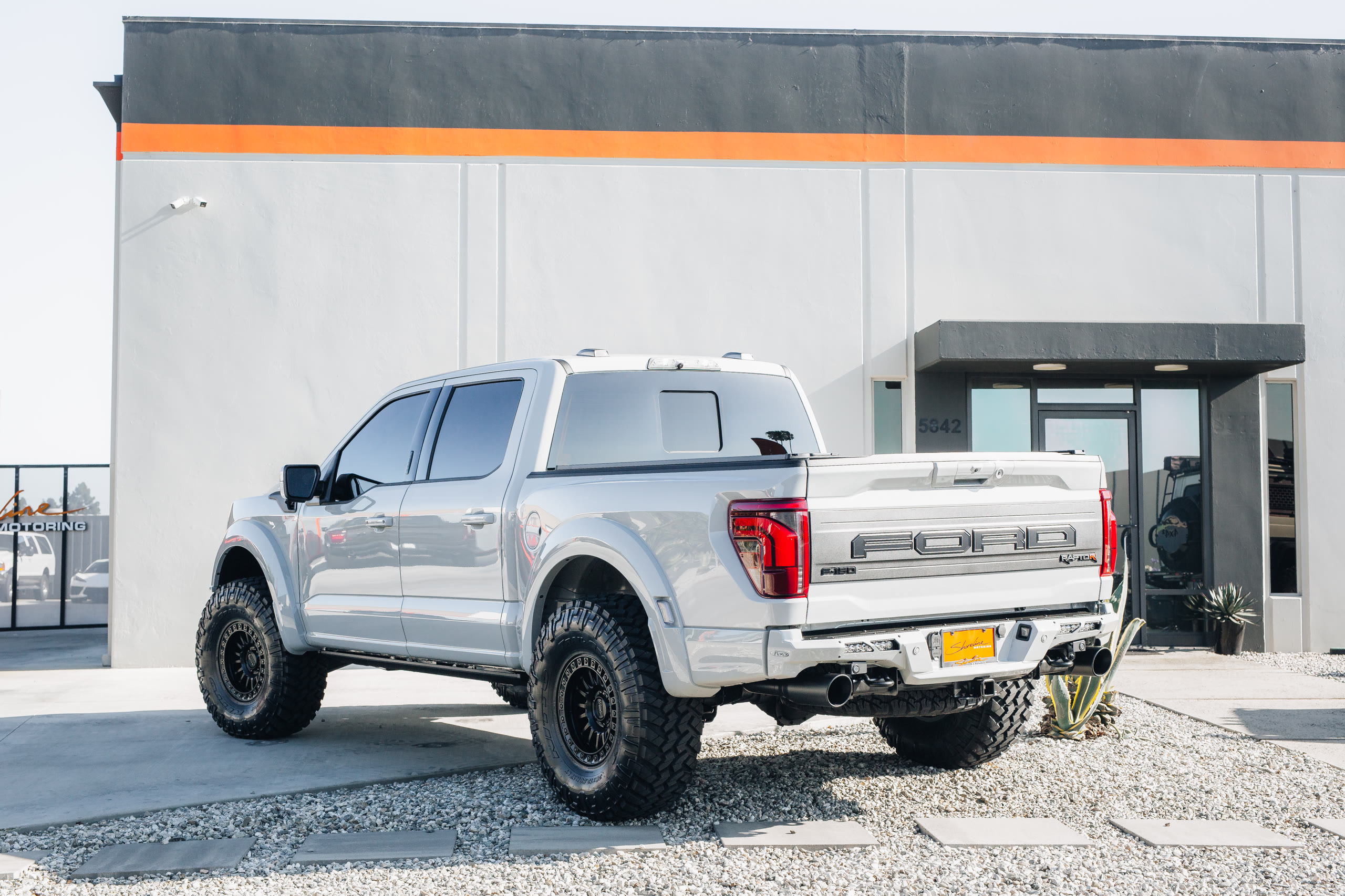 Shoreline Motoring — Builds, Ford F-150 Raptor R — still 18