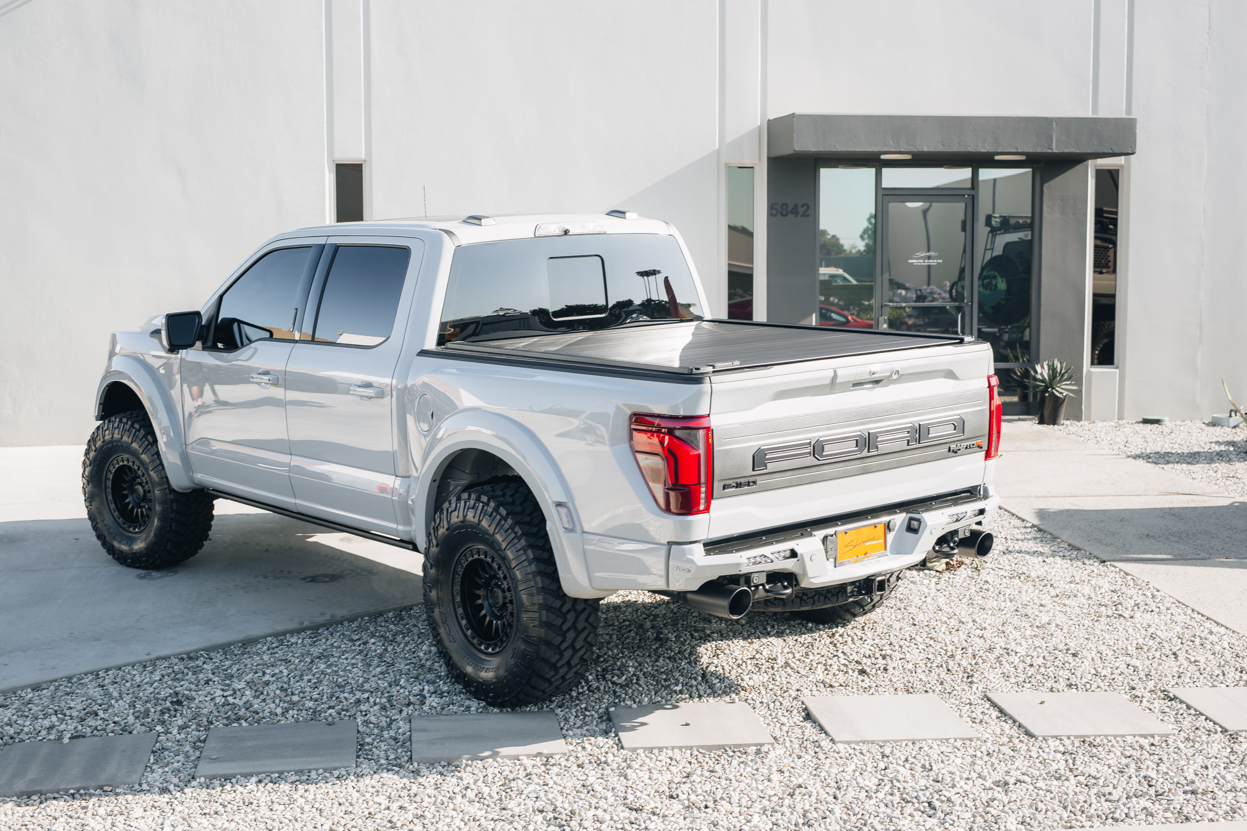 Shoreline Motoring — Builds, Ford F-150 Raptor R — still 21